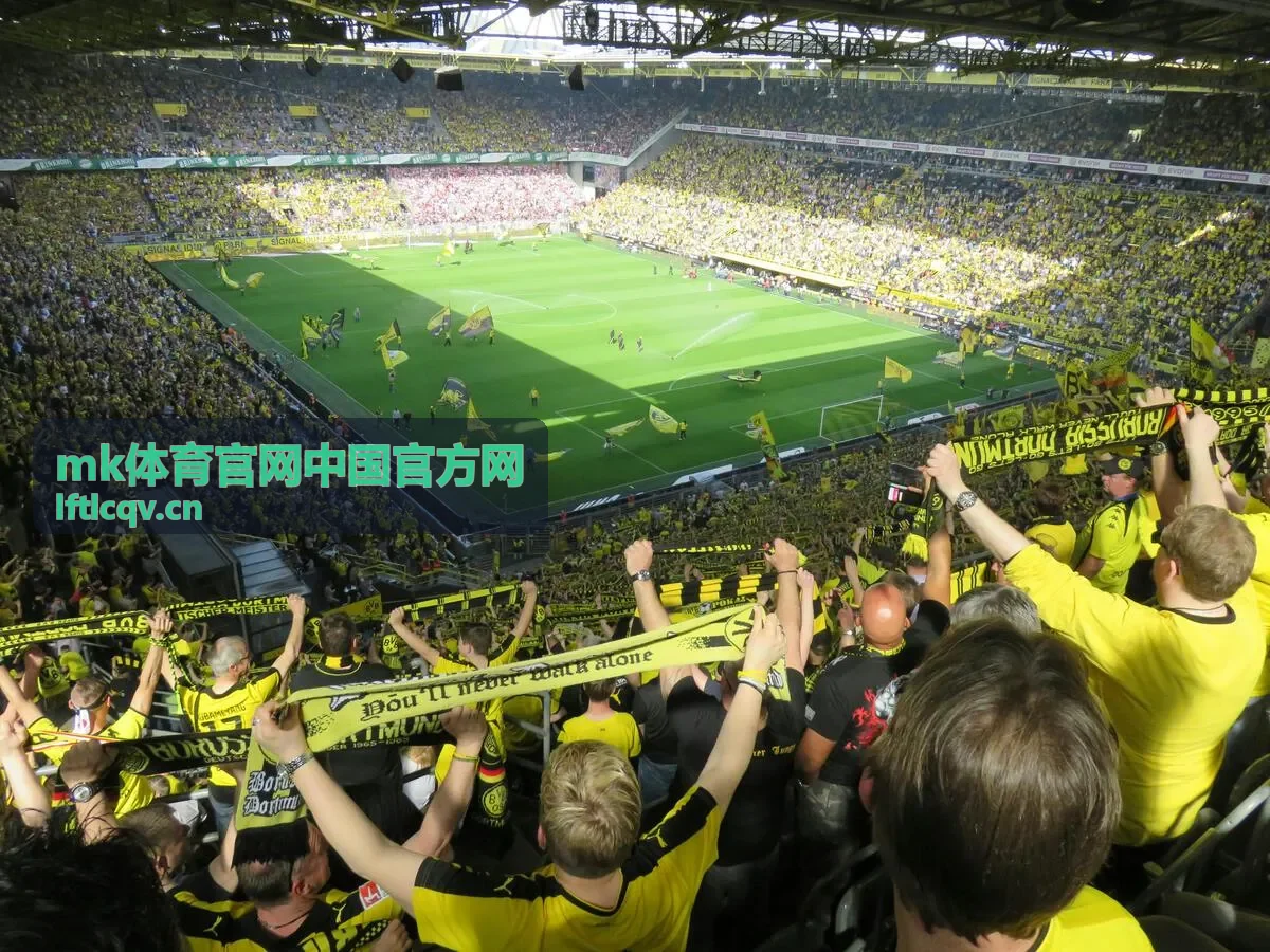 足球比赛的实时比分与进球事件展示